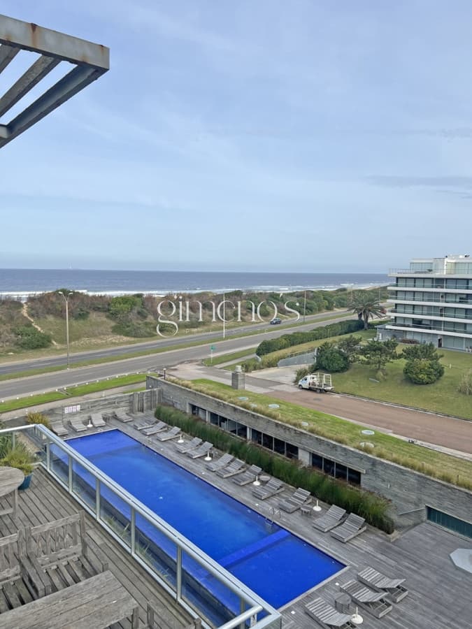 APARTAMENTO PENTHOUSE EN VENTA  2 DORMITORIOS PUNTA DEL ESTE PLAYA BRAVA