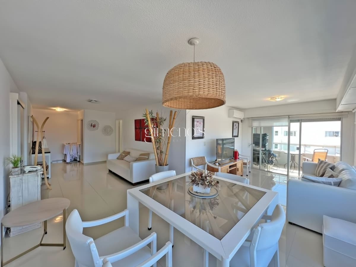 Venta Apartamento 2 Dormitorios en Peninsula - Punta del Este
