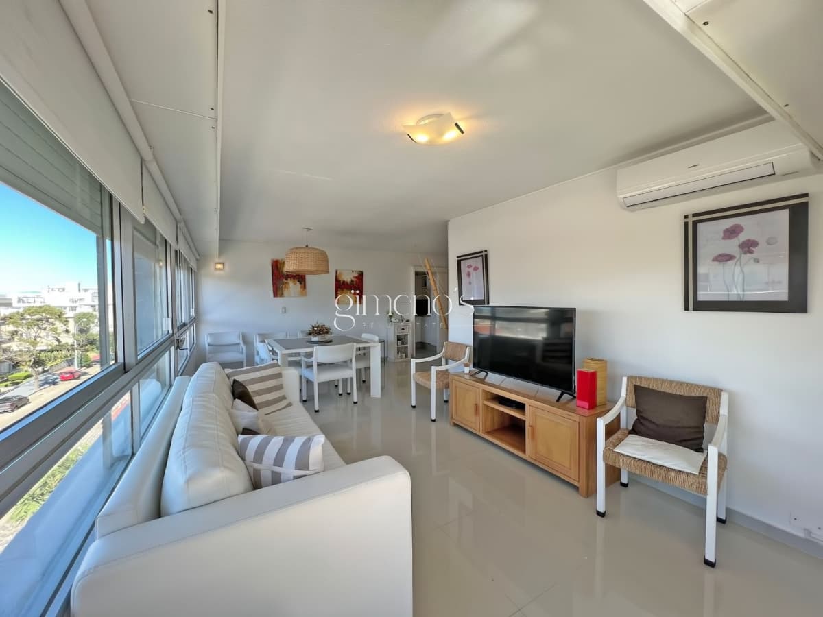 Venta Apartamento 2 Dormitorios en Peninsula - Punta del Este