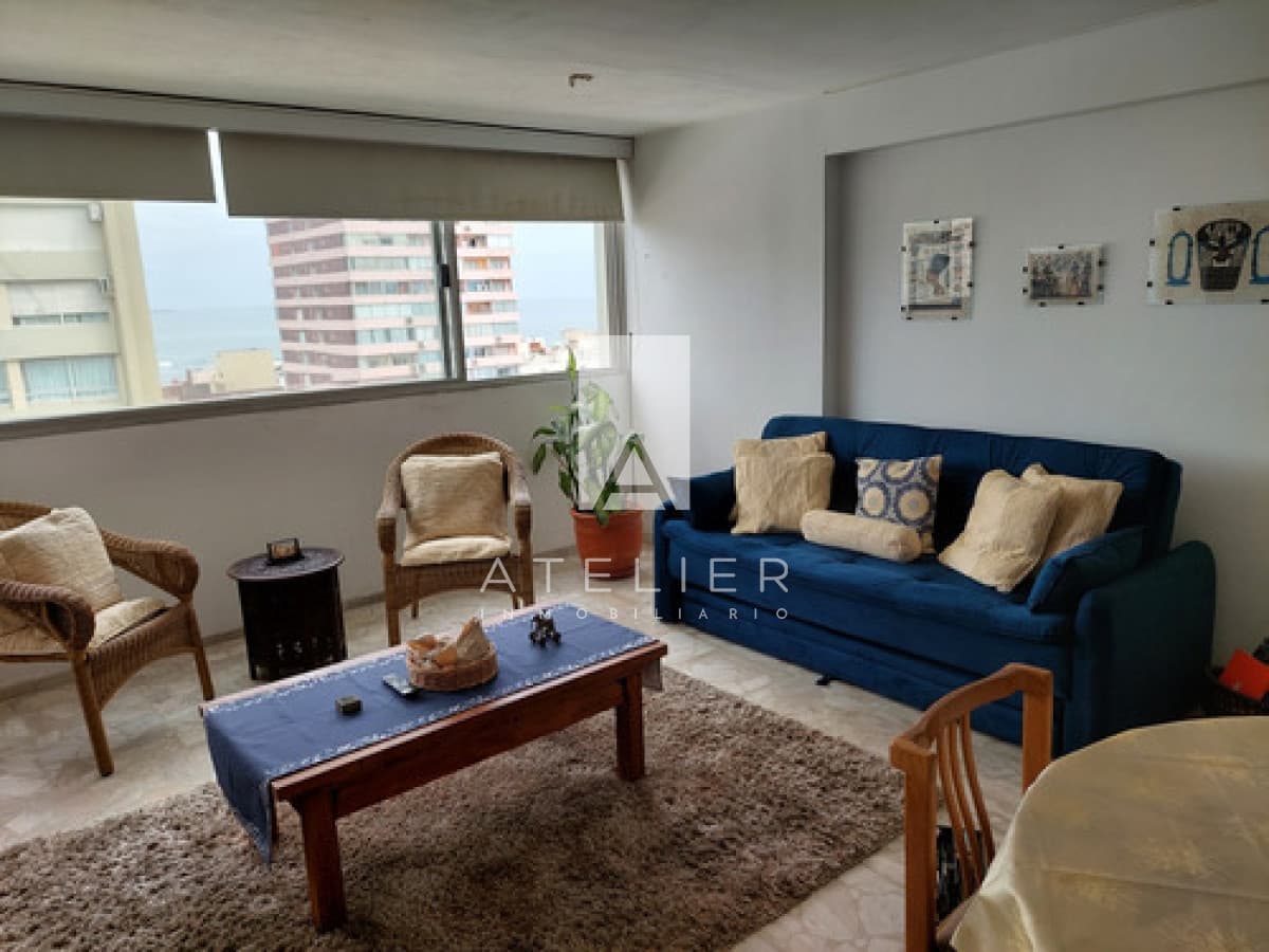 Venta dpto. 1 dormitorio en Piso alto sobre Calle 20