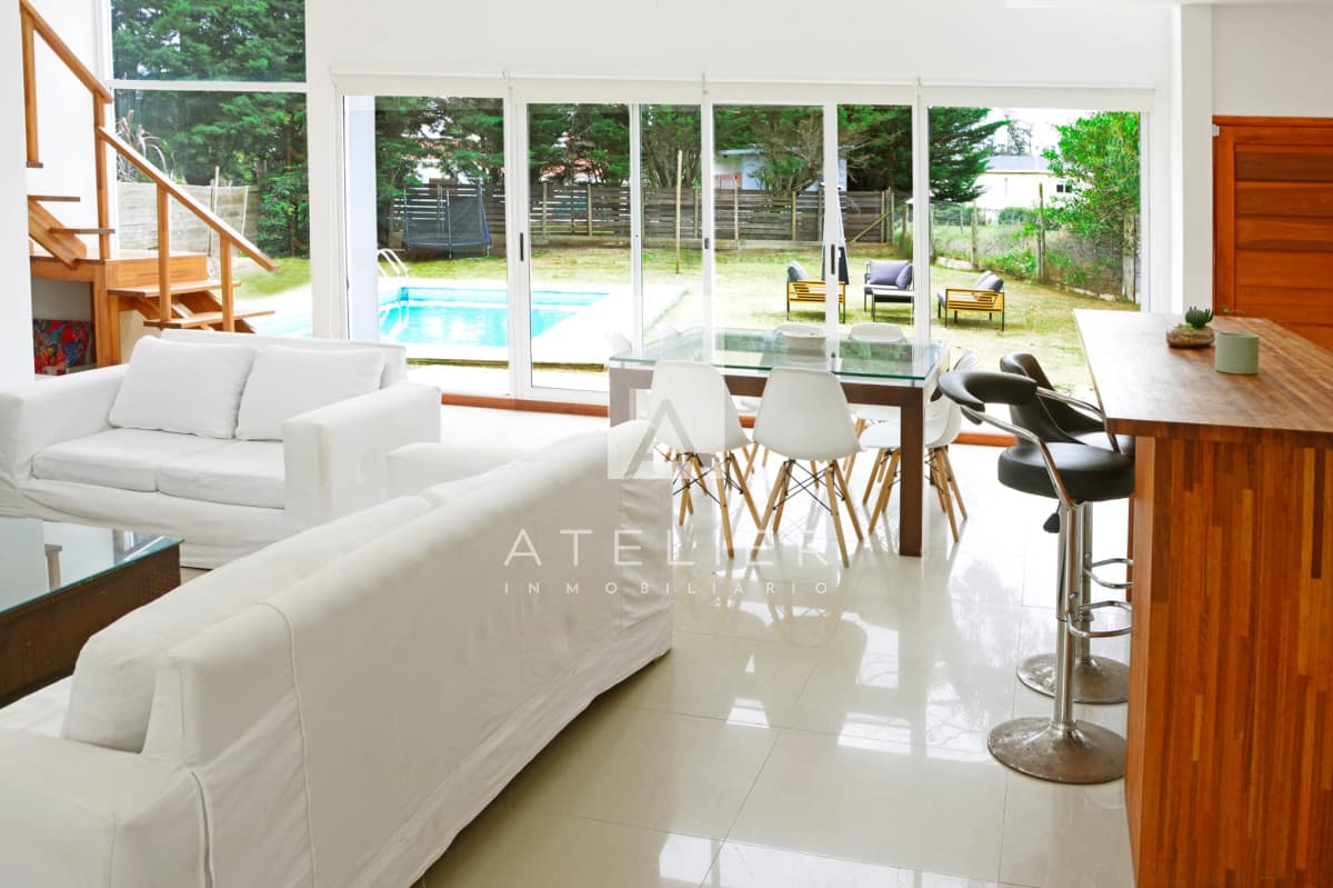 Casa en venta en dos plantas de 3 dormitorios