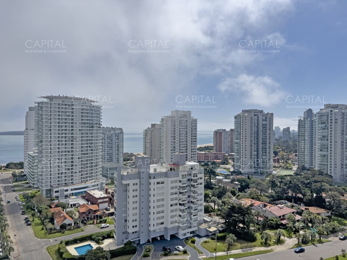 Apartamento en venta y alquiler en Mansa Punta del Este, 2 dormitorios, 3 baños