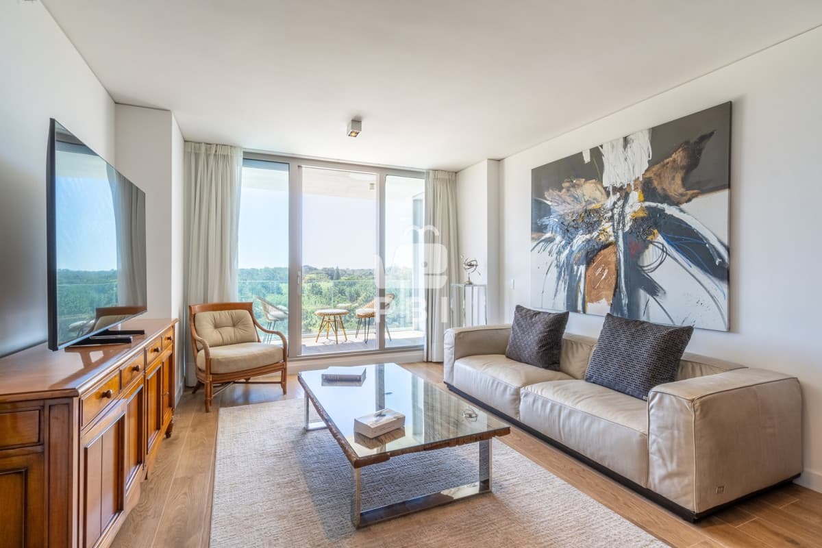 Elegancia Moderna en la Exclusiva Torre Trump