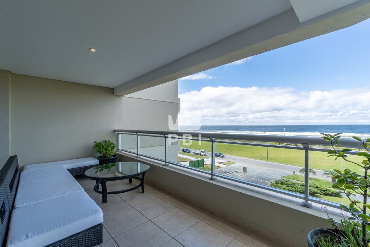 Venta Espectacular apartamento 3 DORMITORIOS + SERVICIO Playa Brava