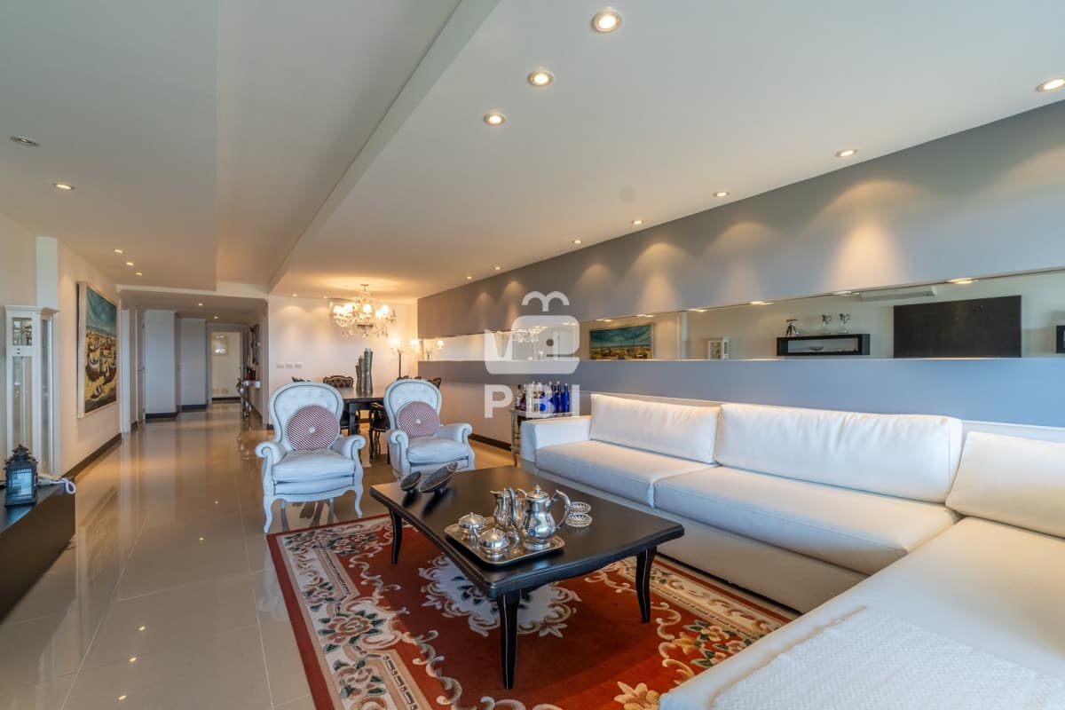 Venta Espectacular apartamento 3 DORMITORIOS + SERVICIO Playa Brava