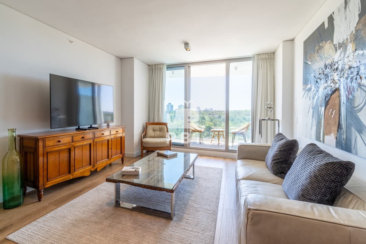 Elegancia Moderna en la Exclusiva Torre Trump