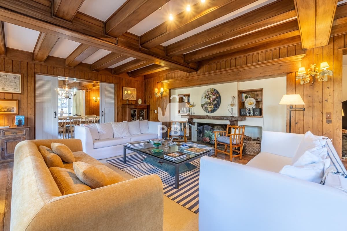 Exclusiva propiedad en venta, con 5 dormitorios, El Golf, Punta del Este.