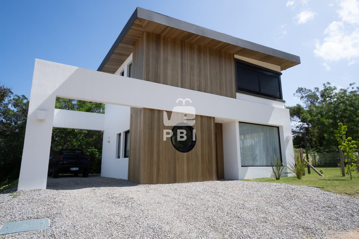Venta de casa en Barrio Privado Campo Brava