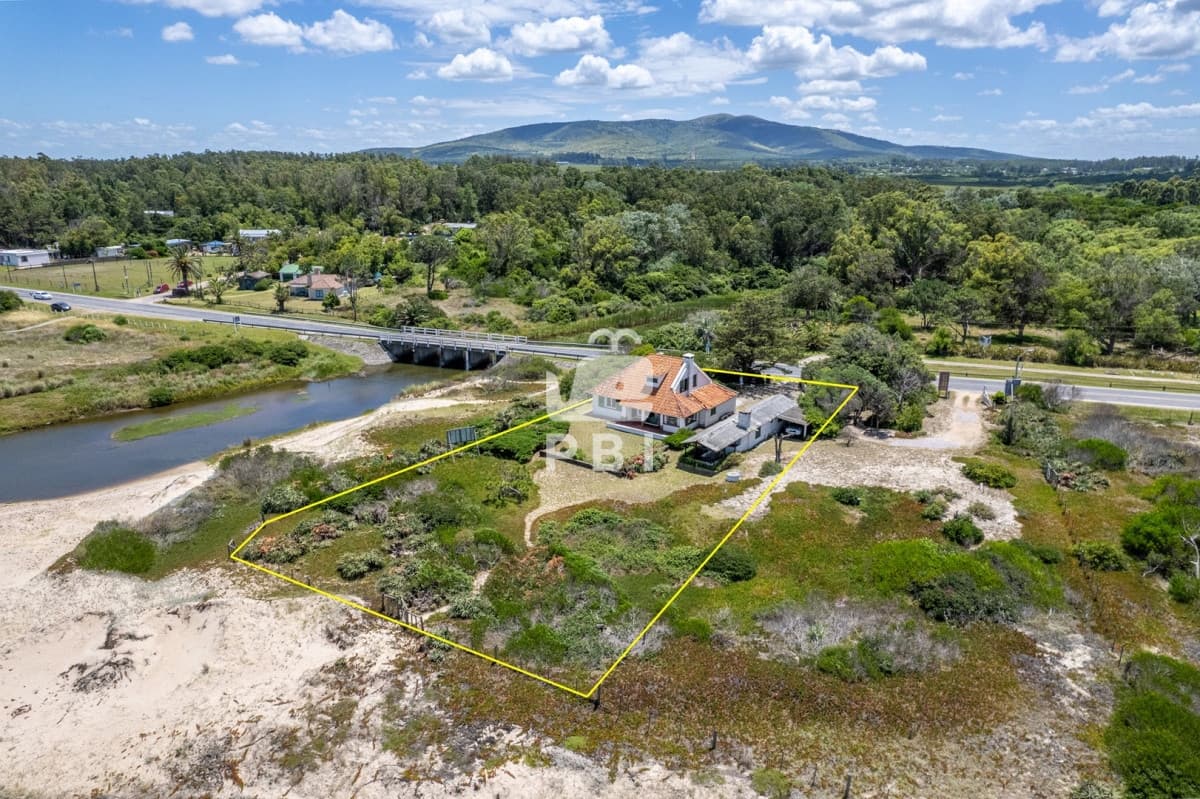 Casa en primera línea al mar