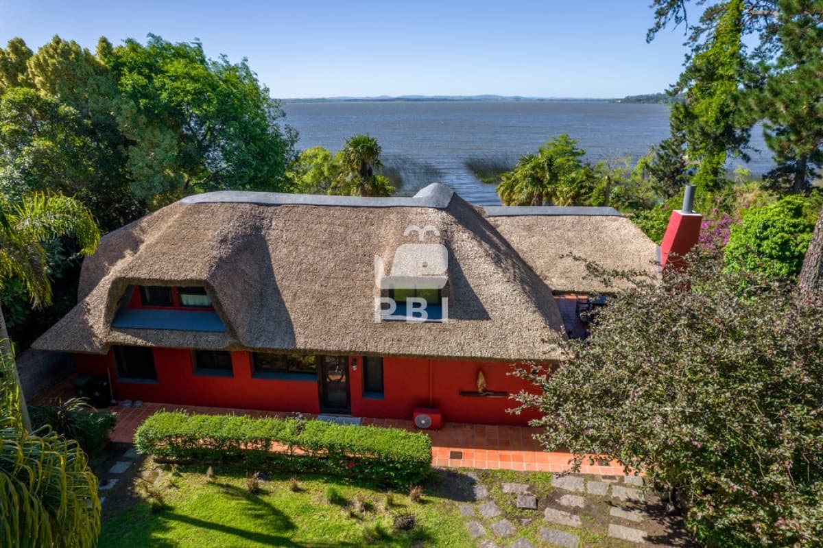 Casa 4 DORMITORIOS en Laguna del Sauce , Punta Ballena