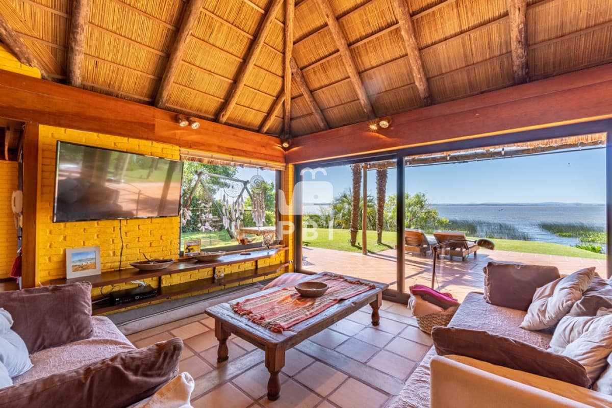 Casa 4 DORMITORIOS en Laguna del Sauce , Punta Ballena