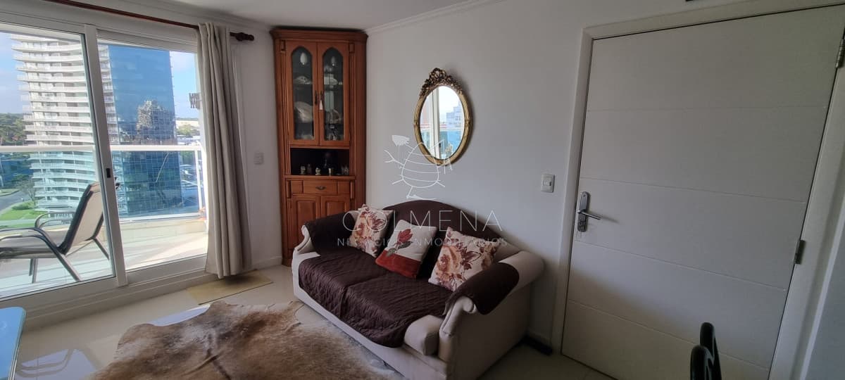 Apartamento de 2 Dormitorios con Parrillero Propio