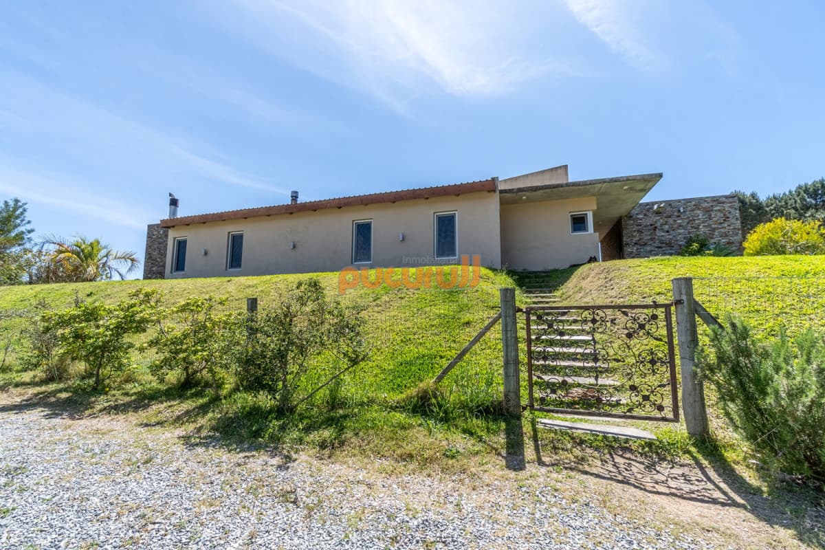 Casa 3 DORMITORIOS en Portezuelo Bosque, Punta Ballena