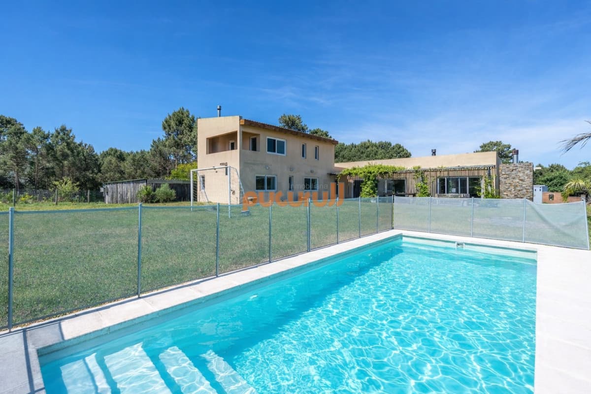 Casa 3 DORMITORIOS en Portezuelo Bosque, Punta Ballena