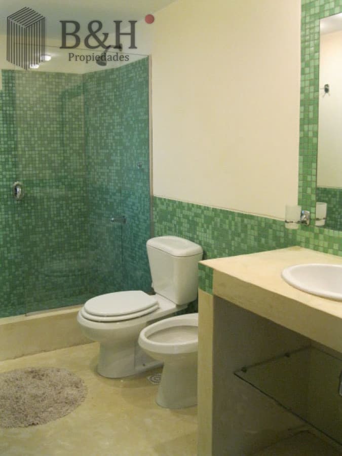 PUNTA DEL ESTE PINARES CASA DE. 4 DORMITORIOS 2 BAÑOS PARRILLERO