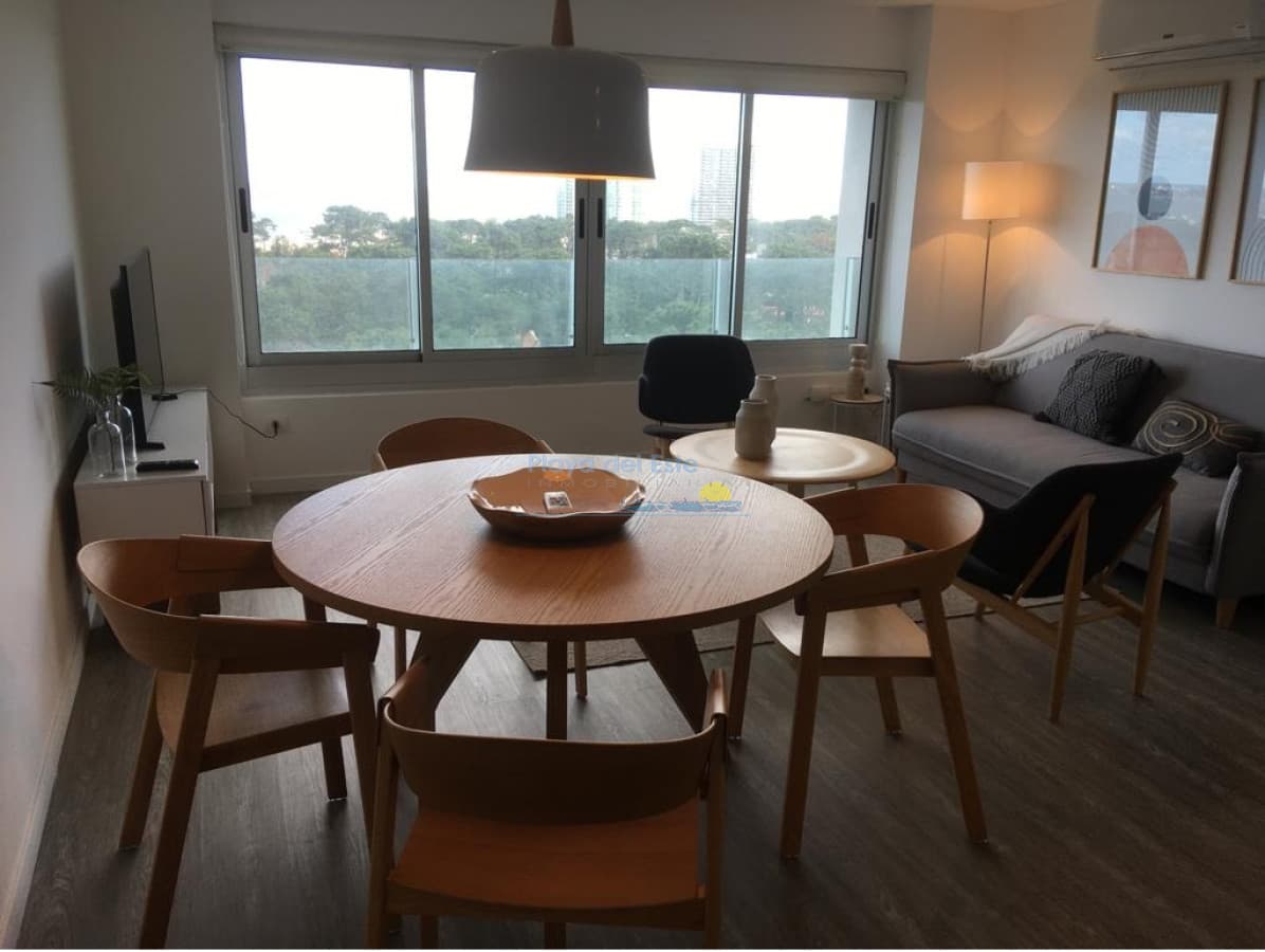 PUNTA DEL ESTE APARTAMENTO DE 2 DORMITORIOS CON VISTA EDIFICIO CON SERVICIOS - Inmobiliaria Playa del Este