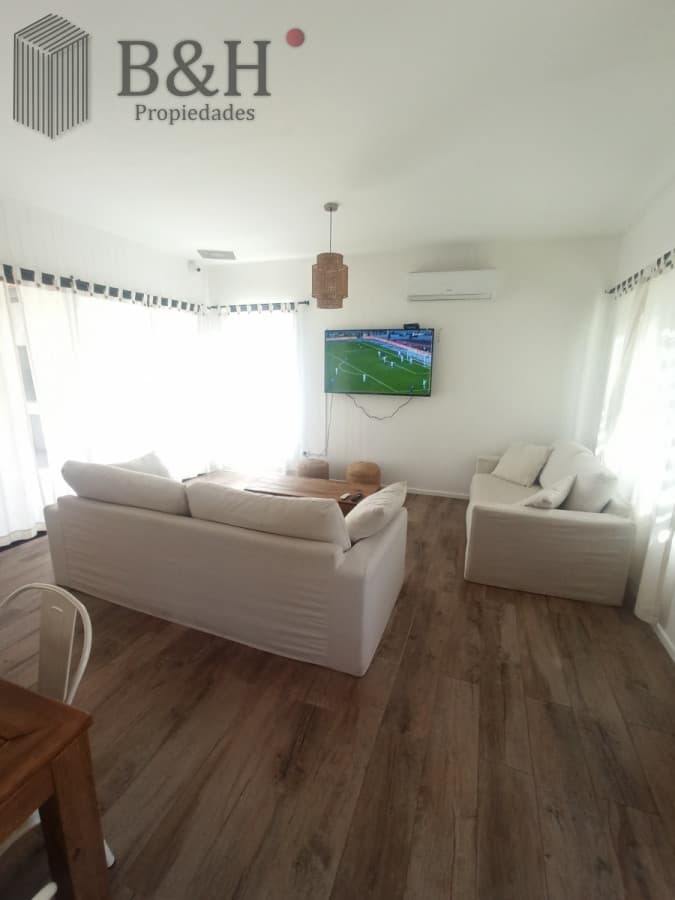 Casa con piscina en barrio privado Punta del Este