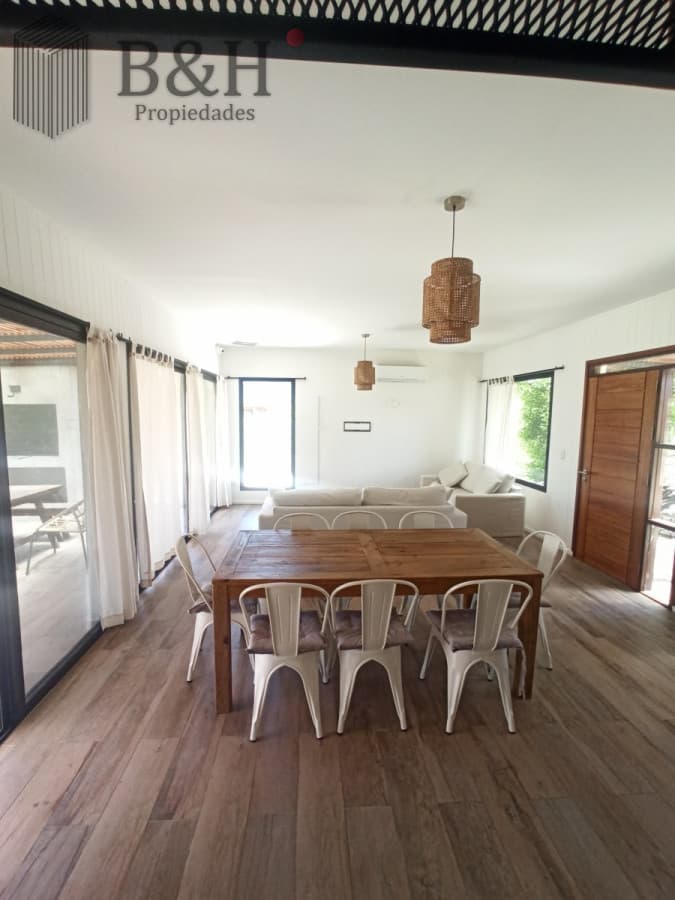 Casa con piscina en barrio privado Punta del Este