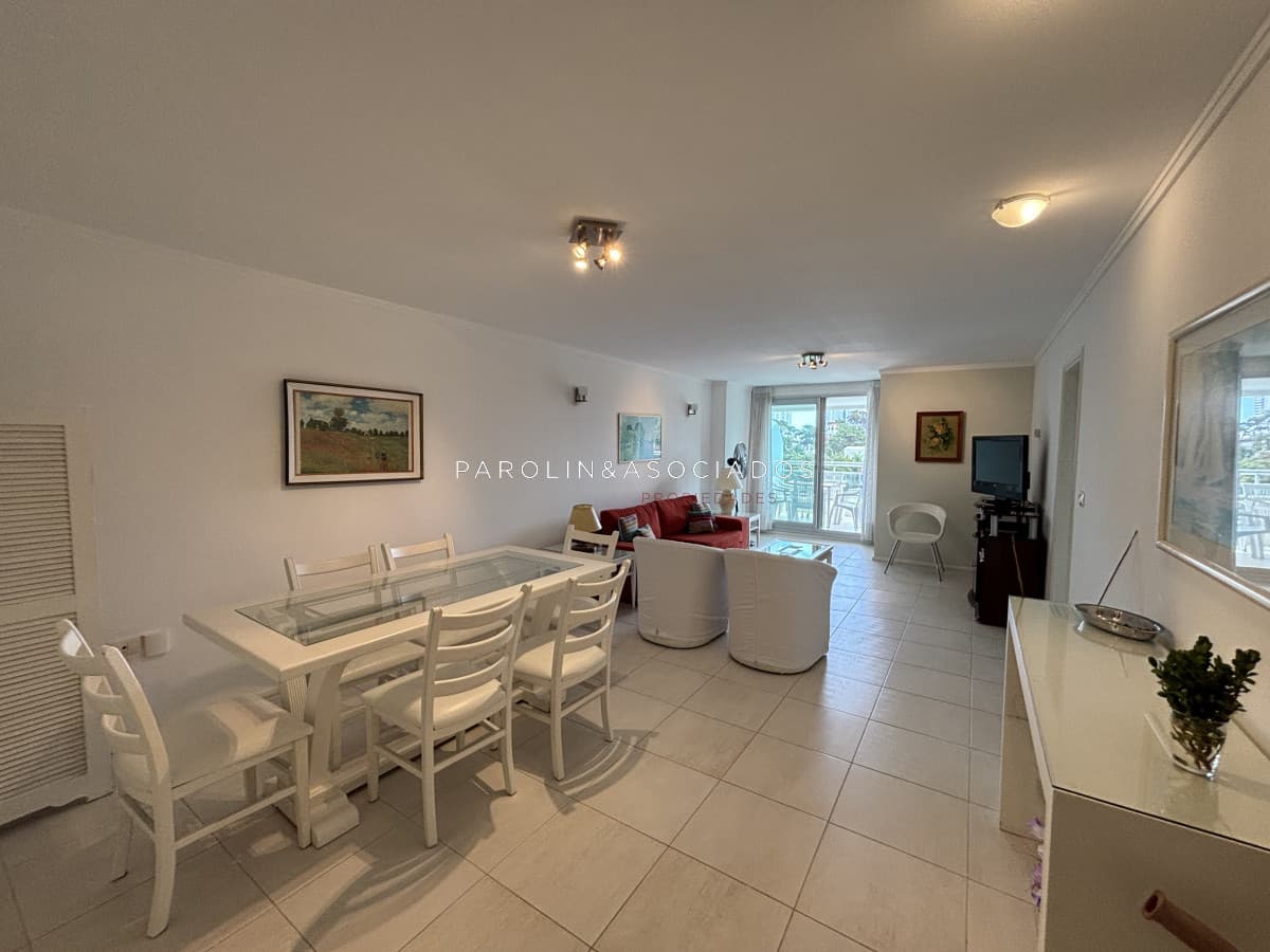HERMOSO APARTAMENTO 3 DORMITORIOS EN VENTA