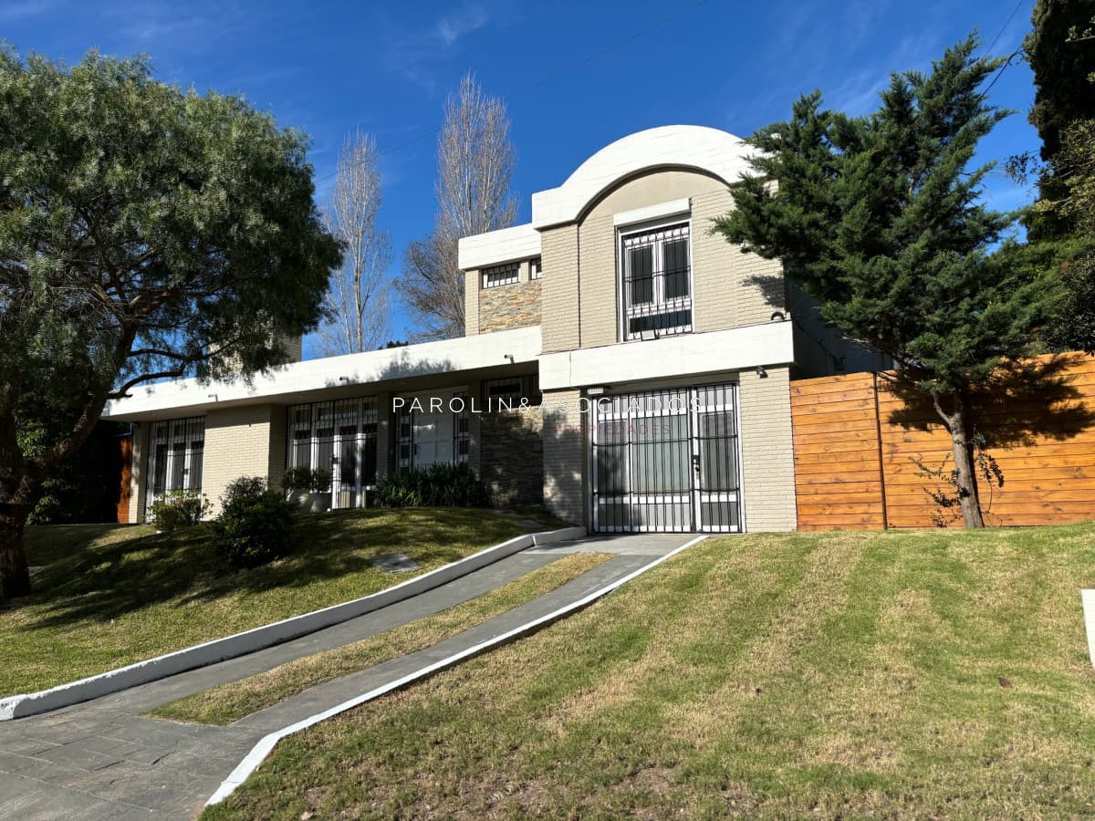 Casa en Venta de 4 Dormitorios en Golf, Punta del Este
