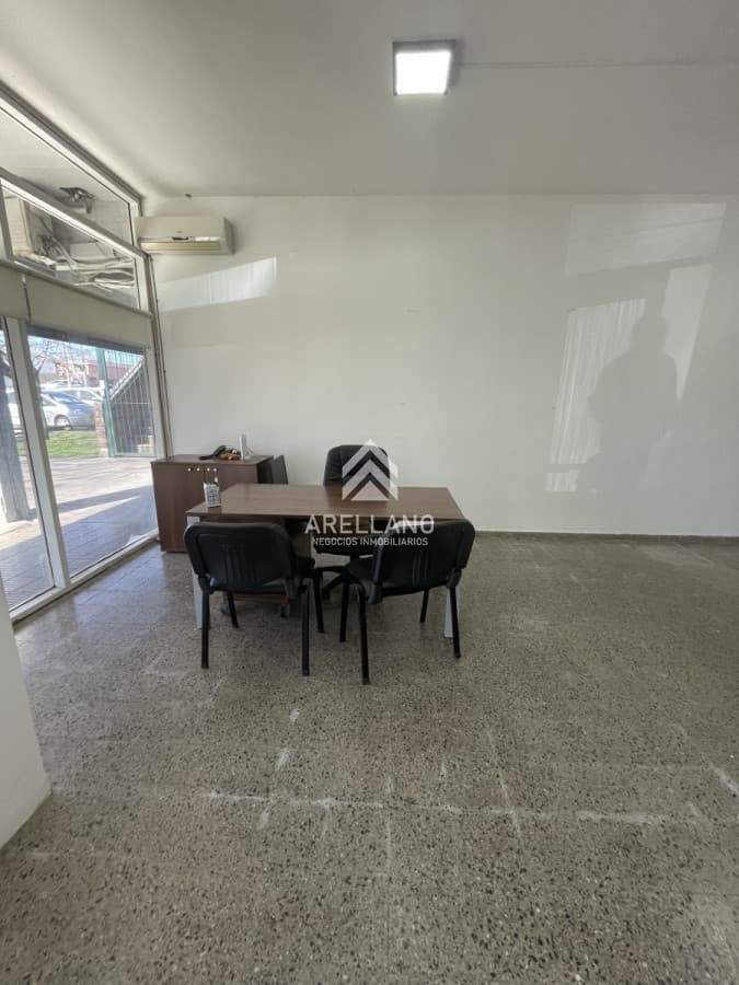 Local Comercial ID.2356 - Venta local comercial Maldonado
