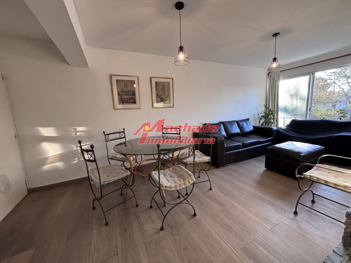Apartamento en venta de 3 dormitorios próximo al mar