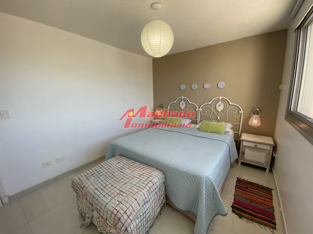 Moderno apartamento de 2 dormitorios en venta