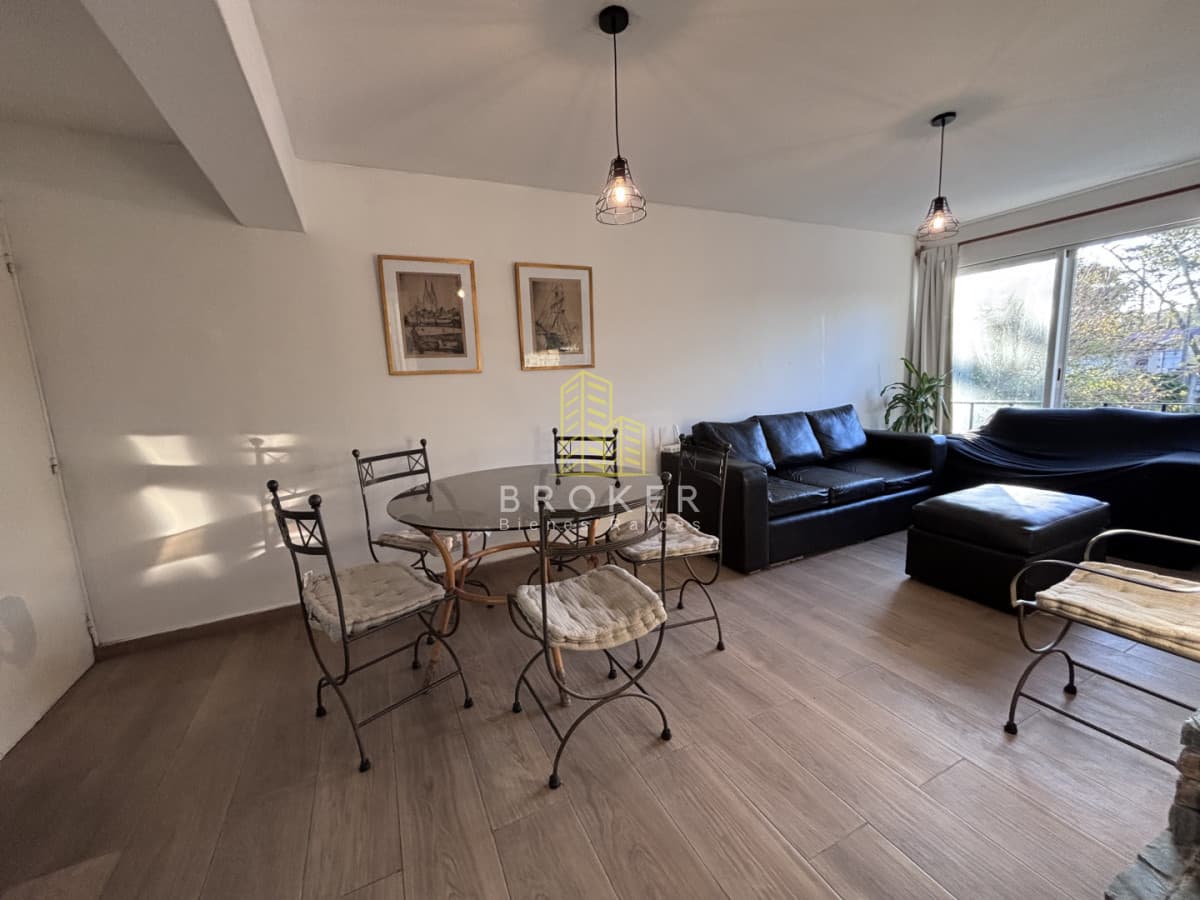 Apartamento en venta de 3 dormitorios próximo al mar