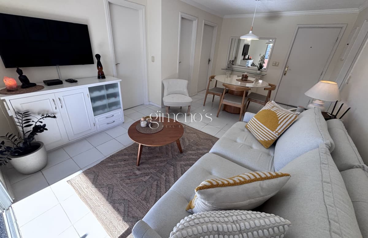 Hermoso apartamento en venta de 2 dormitorios cerca del mar - Playa Brava - Punta del Este