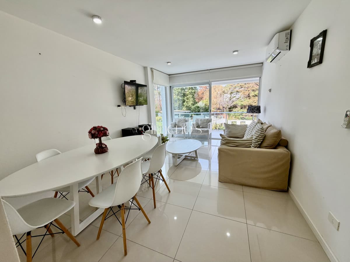 APARTAMENTO EN VENTA DE 1 DORMITORIO PRÓXIMO A PLAYA MANSA PUNTA DEL ESTE
