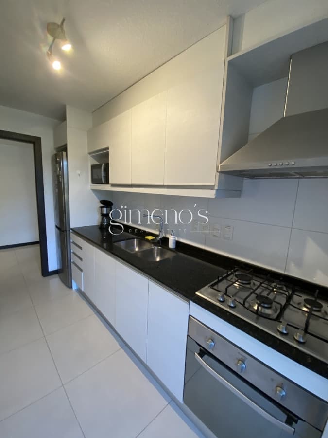 Oportunidad de apartamento de dos dormitorios en venta