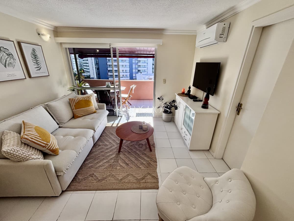 Hermoso apartamento en venta de 2 dormitorios cerca del mar - Playa Brava - Punta del Este