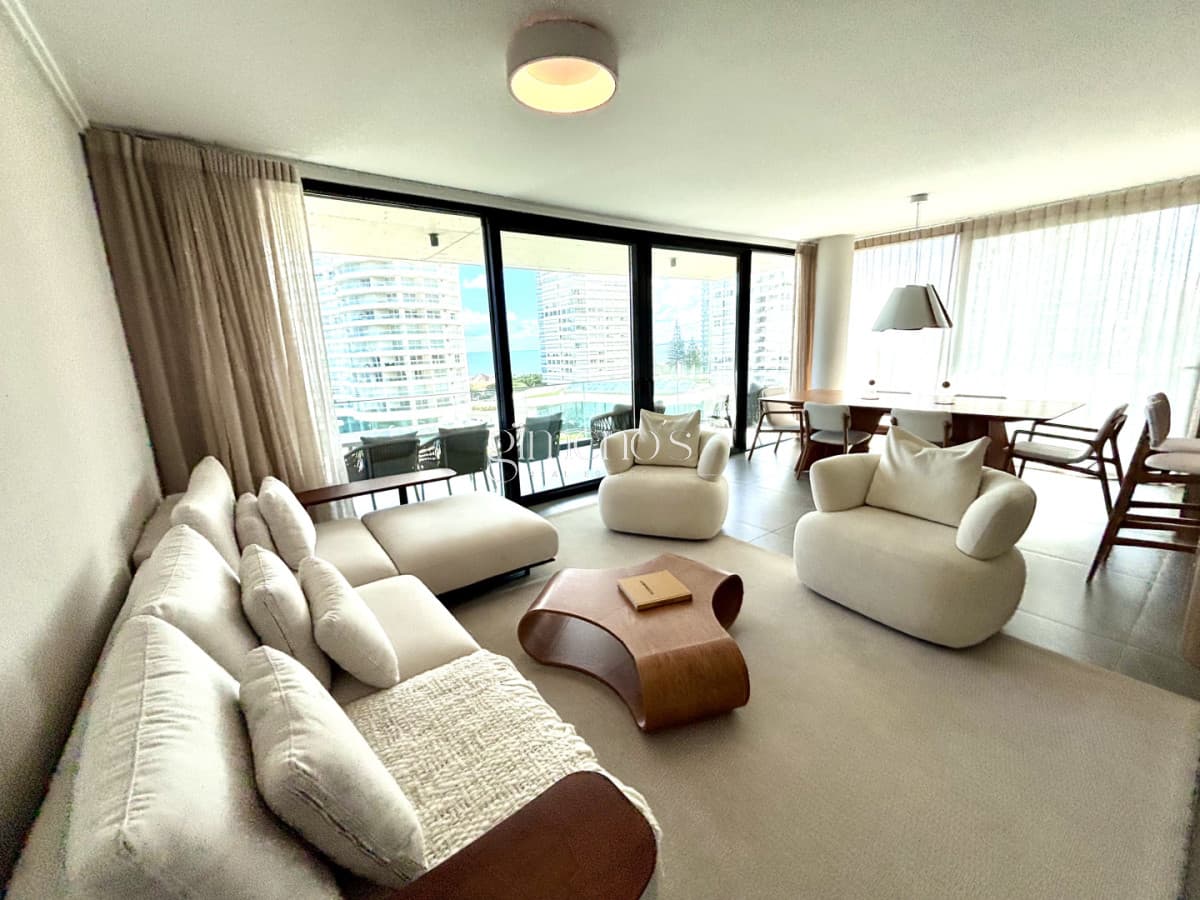EXCLUSIVO APARTAMENTO EN VENTA DE 3 DORMITORIOS - PLAYA MANSA - PUNTA DEL ESTE