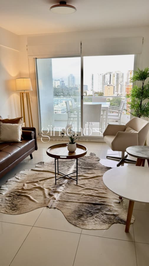 Apartamento en Venta de 3 Dormitorios en Aydi Grill - Punta del Este
