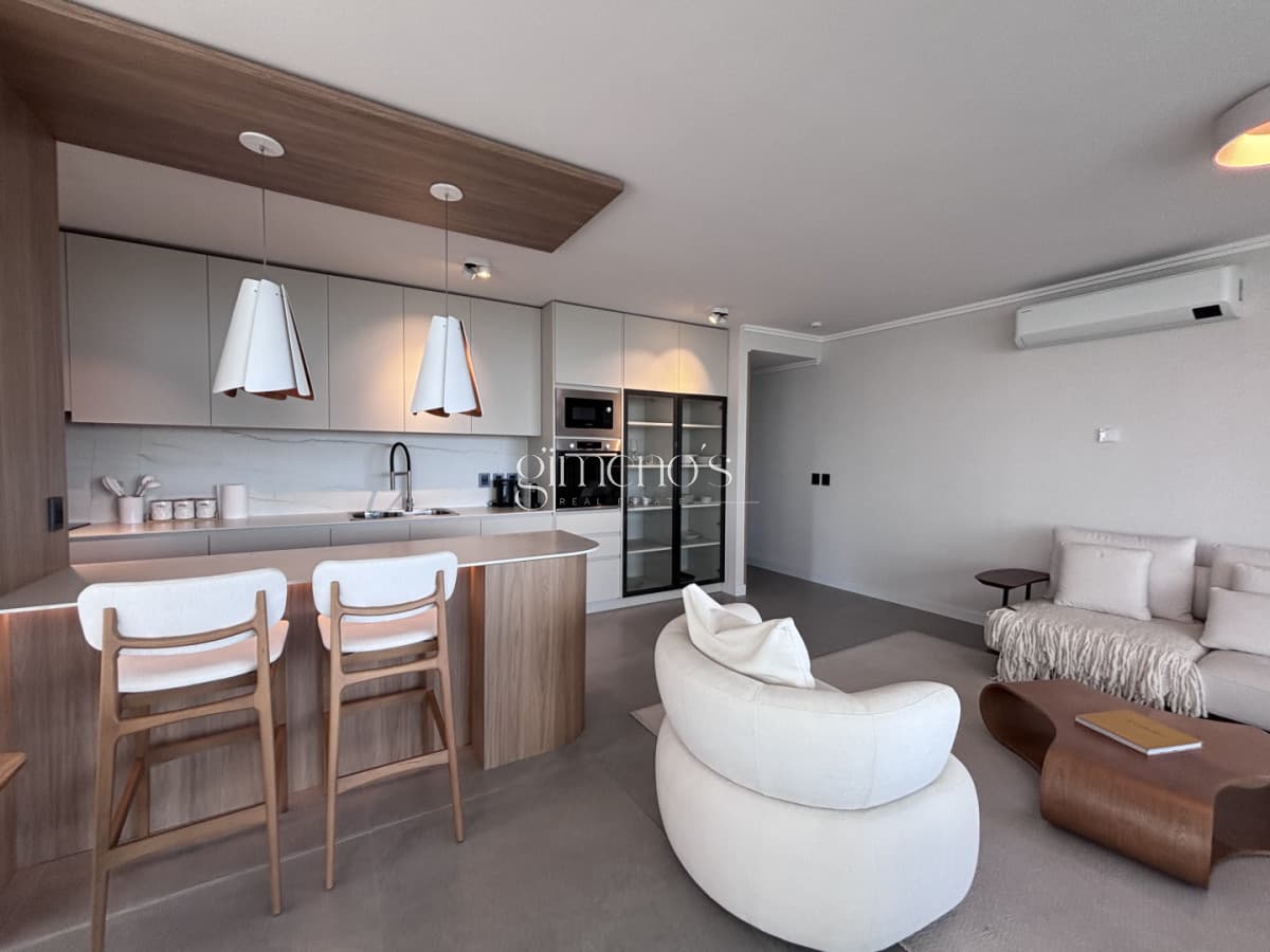 EXCLUSIVO APARTAMENTO EN VENTA DE 3 DORMITORIOS - PLAYA MANSA - PUNTA DEL ESTE