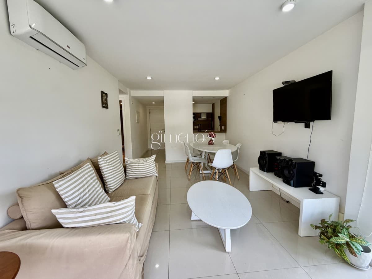 APARTAMENTO EN VENTA DE 1 DORMITORIO PRÓXIMO A PLAYA MANSA PUNTA DEL ESTE