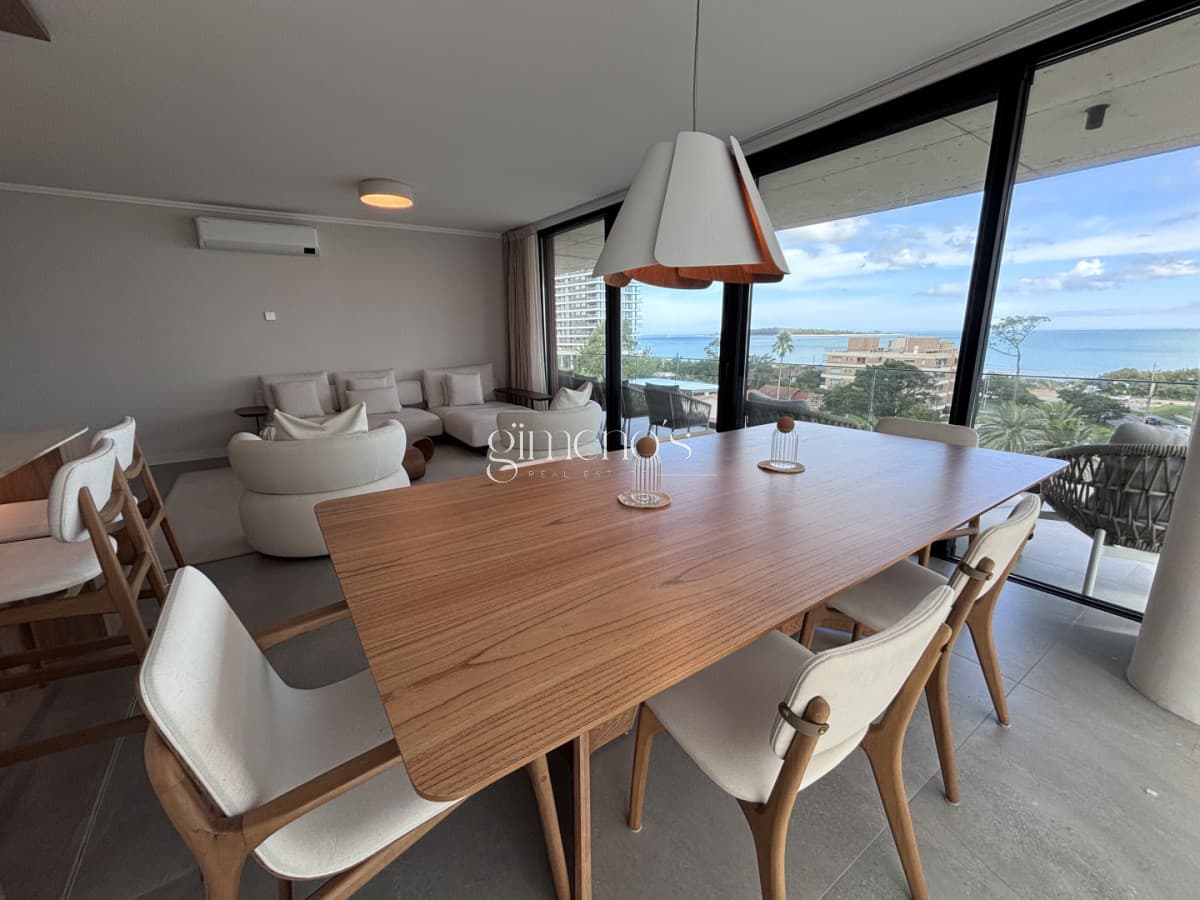EXCLUSIVO APARTAMENTO EN VENTA DE 3 DORMITORIOS - PLAYA MANSA - PUNTA DEL ESTE