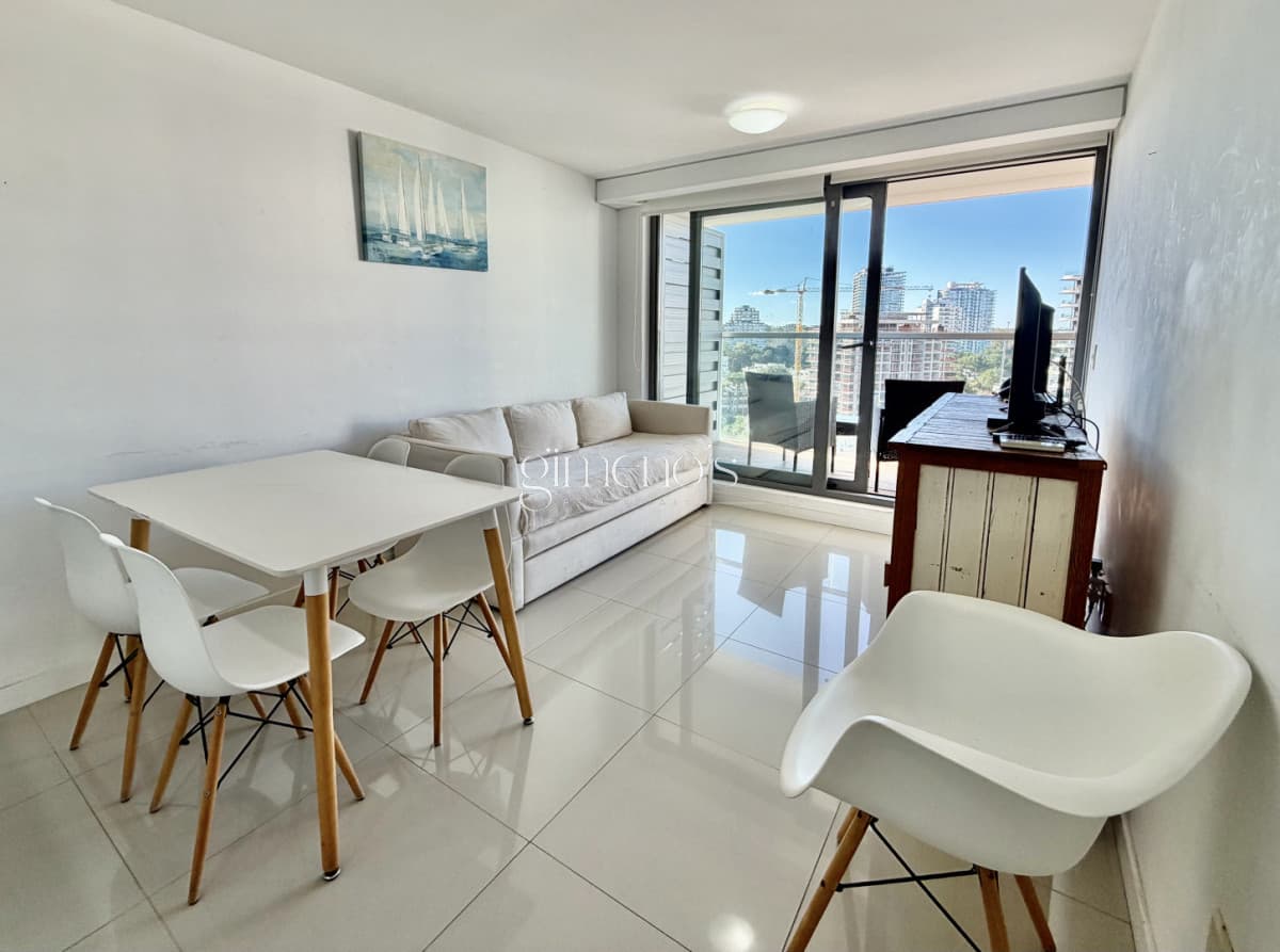 APARTAMENTO MODERNO EN VENTA DE 1 DORMITORIO MEDIO - Playa Brava - Punta del Este