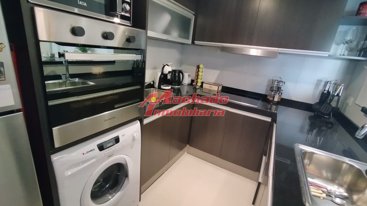 Venta de apartamento de tres dormitorios en Punta del Este