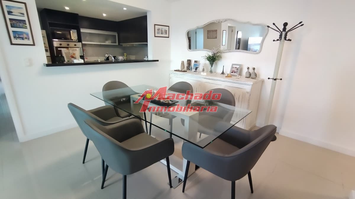 Venta de apartamento de tres dormitorios en Punta del Este