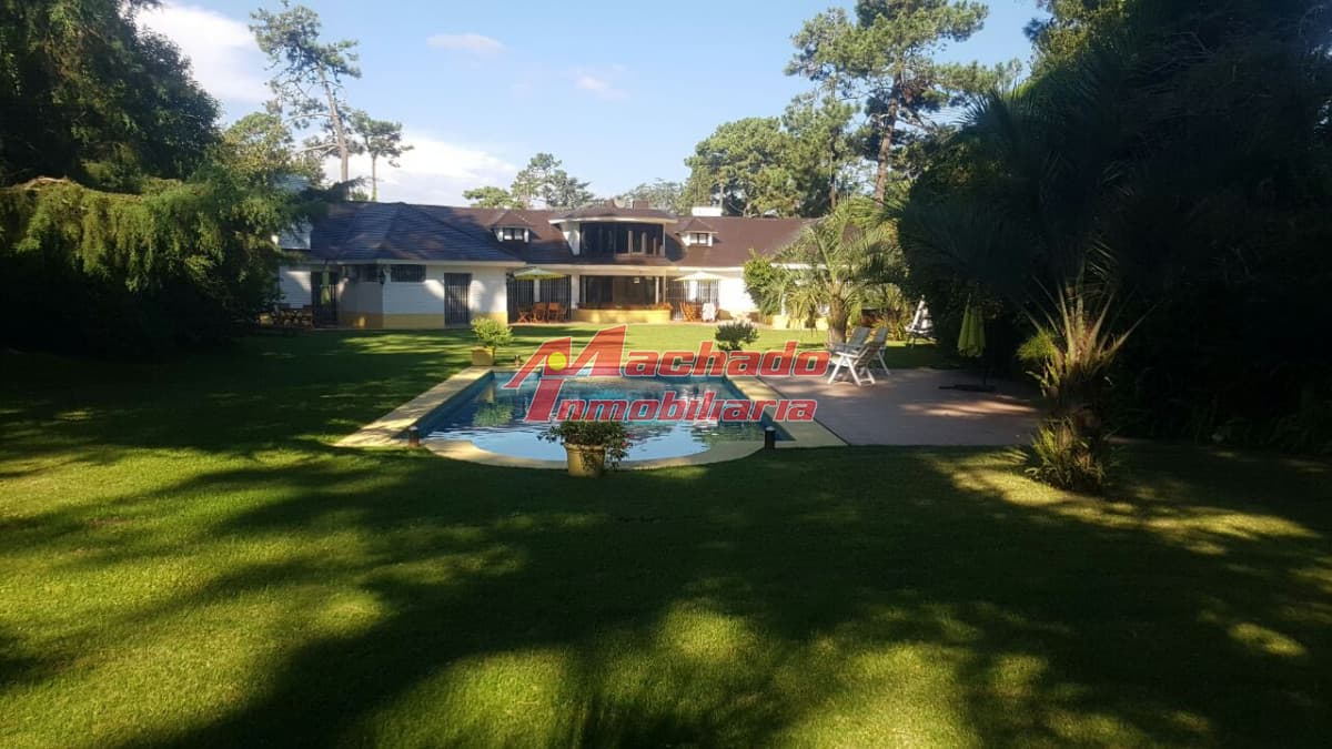 Amplia residencia en Punta del Este en venta y alquiler - Cantegril