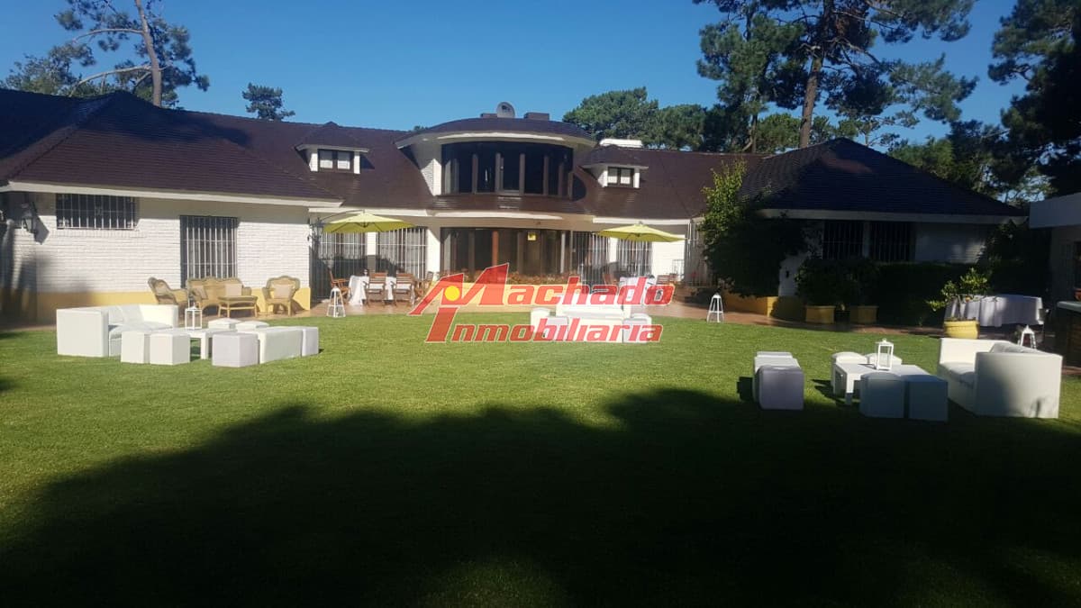 Amplia residencia en Punta del Este en venta y alquiler - Cantegril