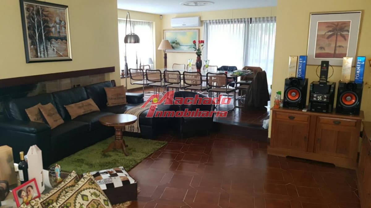 Amplia residencia en Punta del Este en venta y alquiler - Cantegril