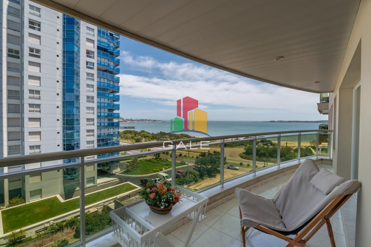 Hermoso Y Amplio Apartamento en Punta Del Este  -