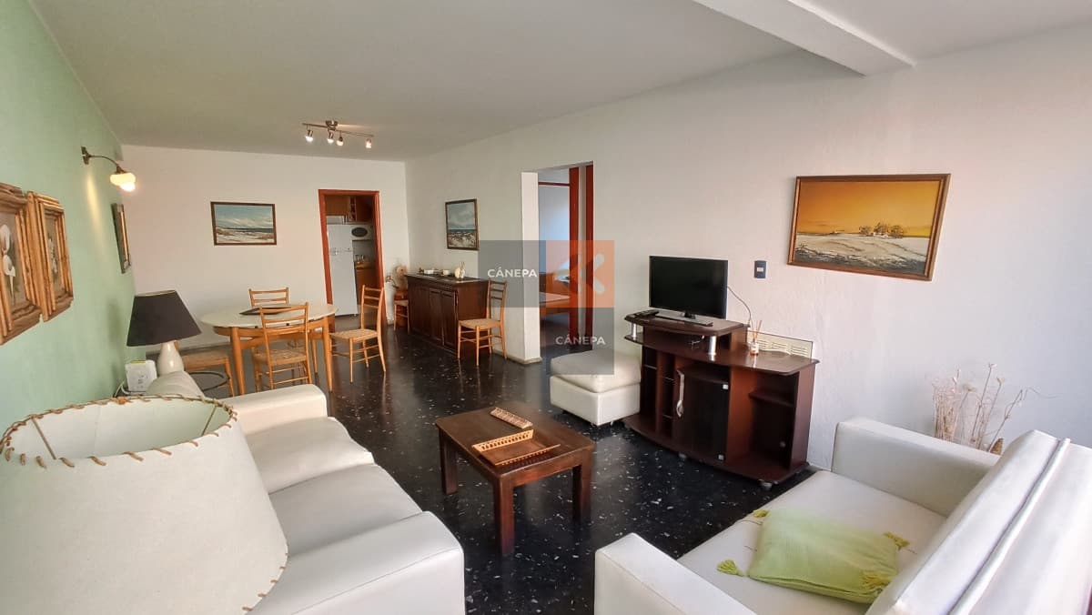 Apartamento de dos dormitorios en Península.