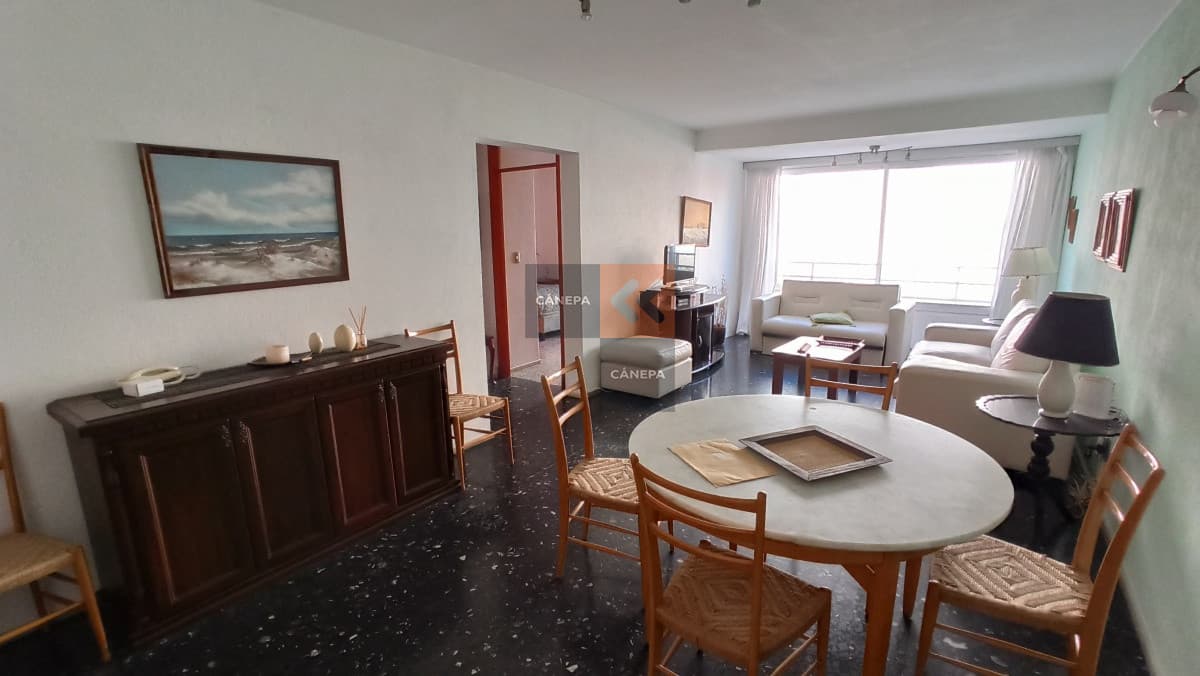 Apartamento de dos dormitorios en Península.