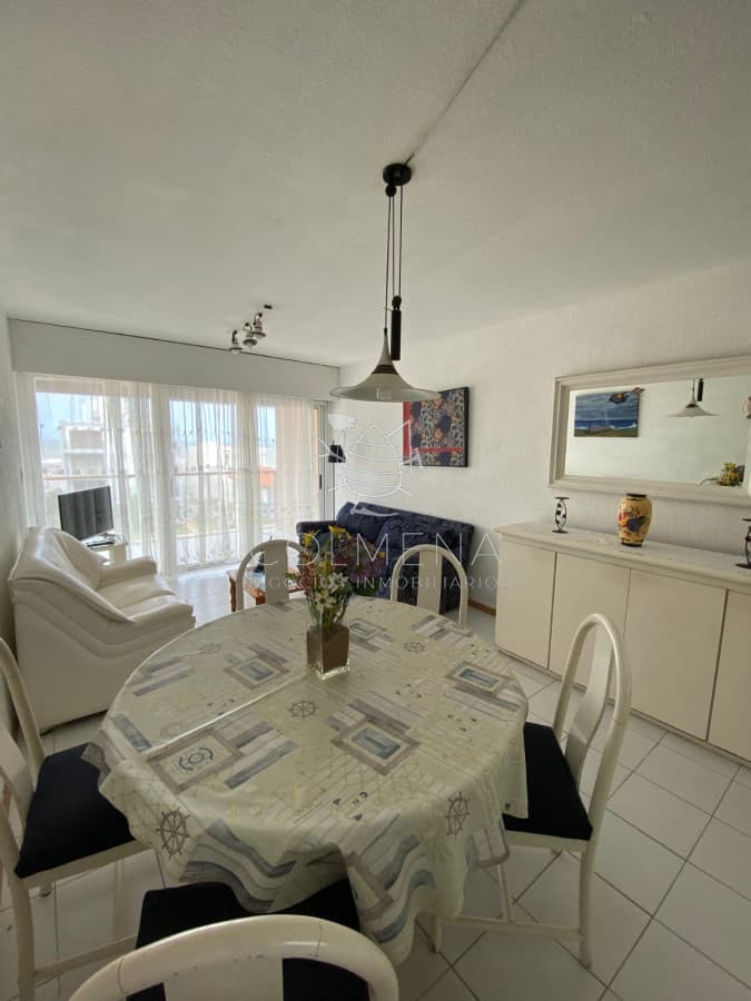 MUY LINDO APARTAMENTO SOBRE AVDA.A PASOS DE  BRAVA,.