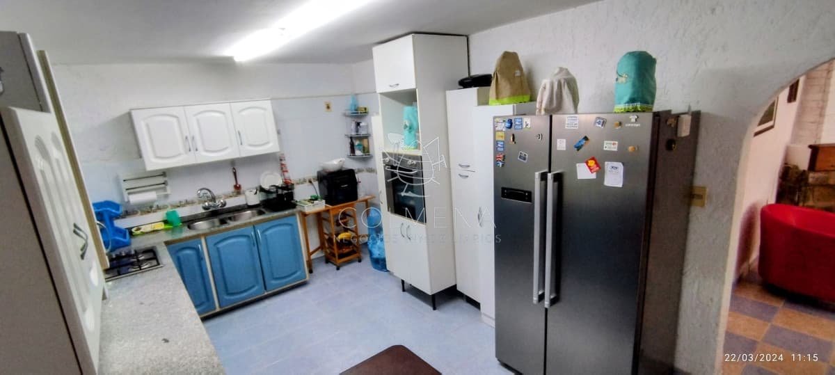 Muy buena casa con amplias comodidades y construcción ideal para vivienda permanente totalmente equipada