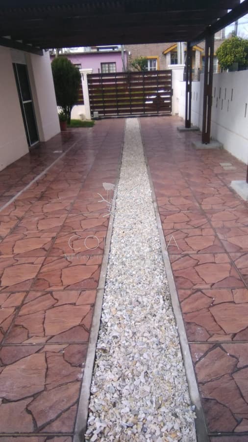 LINDA CASA VIVIENDA PERMANENTE BARRIO ZONA BOULEVARD ARTIGAS Y VIALIDAD.