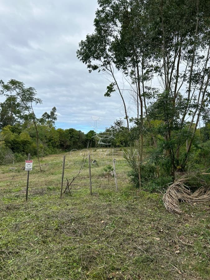 Punta Ballena  terreno de 1700m2  ideal para residencia permanente en zona residencial.